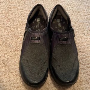 Black shoes slip on Bzees